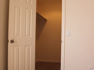 3rd image of 123 E Adams St Unit 1