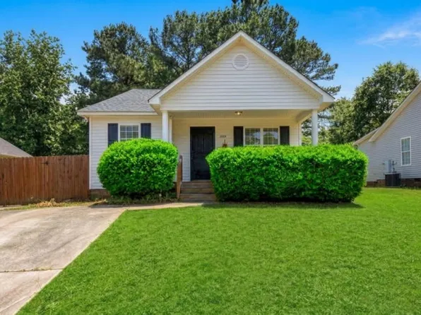 2889 Bennington Dr, Clayton, NC 27520
