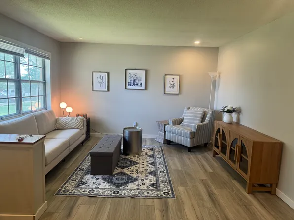 2517 Bremer Dr #2517, Lawrence, KS 66049