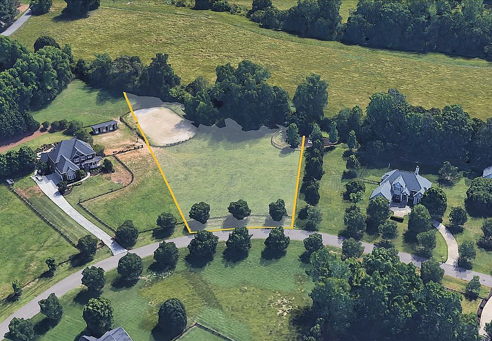 2nd image of 136 Red Gate Lakes Dr