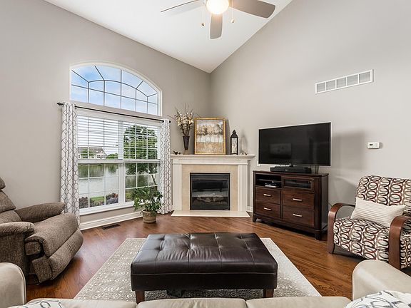 3rd image of 5991 Bell Haven Dr