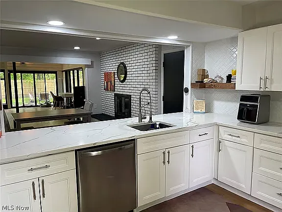 607 Castle Blvd — Photo 17