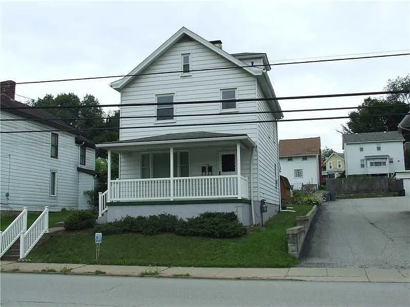 844 S Main St photo 1