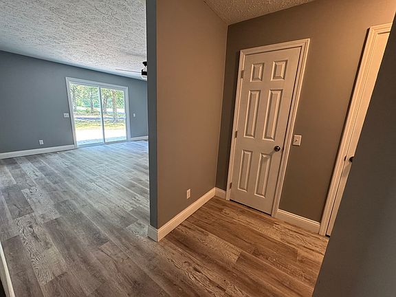 5th image of 2 Hickory Ln
