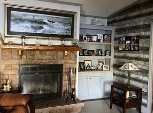 383 SE Oak Tree Rd, Branford, FL 32008