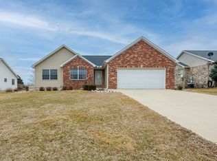 117 White Tail St, Hudson, IL 61748