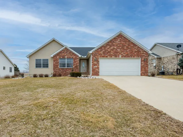 117 White Tail St, Hudson, IL 61748