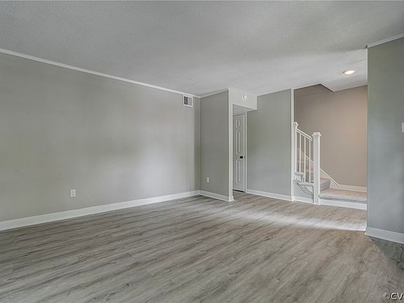 5th image of 1702 Cambridge Ct