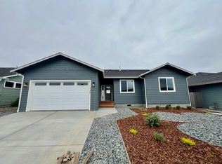 745 Hilltop Dr, Fortuna, CA 95540