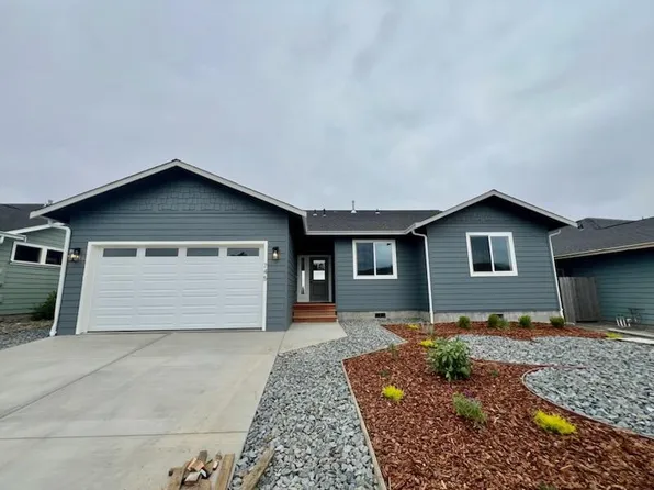 745 Hilltop Dr, Fortuna, CA 95540