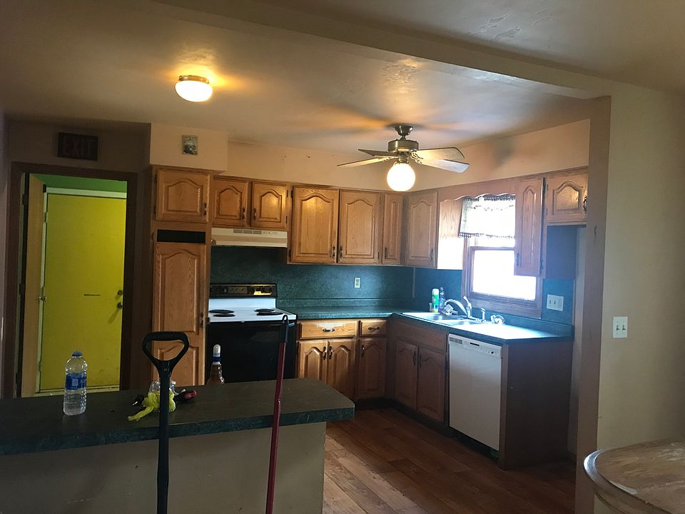 1st image of 343 Stanley Ct