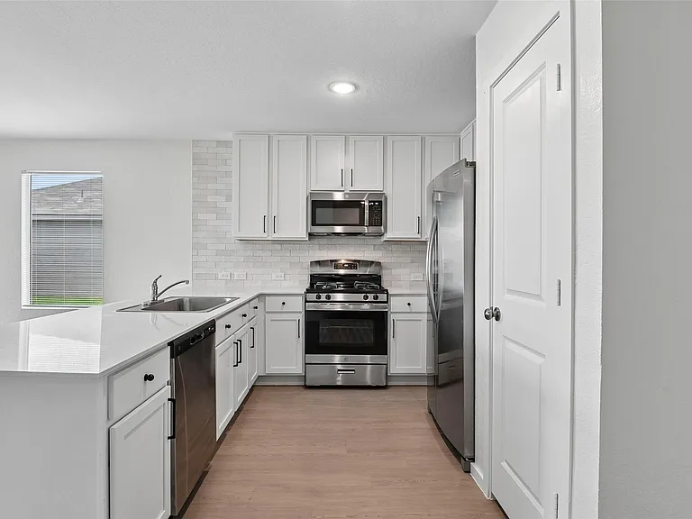 3188 Dispatch Dr — Photo 11