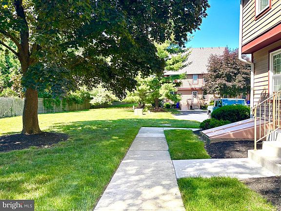 3rd image of 822 Westfield Dr