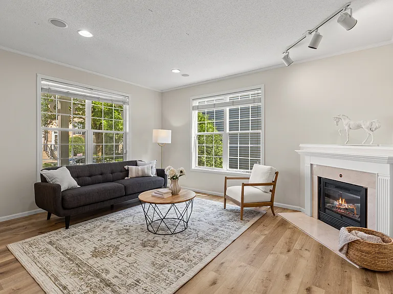 15734 Porchlight Ln — Photo 7