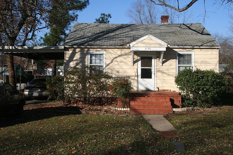 1st image of 626 Yorkshire Dr