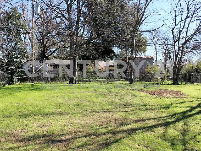 12028 Hoblitzelle Dr — Photo 8