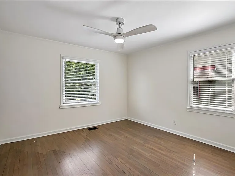 1649 Beecher St SW — Photo 14