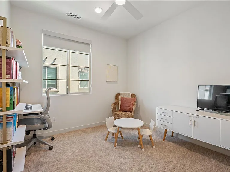 328 Paddle Ct — Photo 21