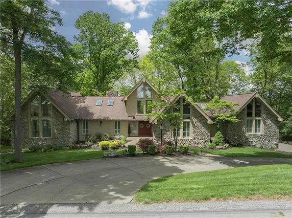 504 Timber Ln, Clairton, PA 15025
