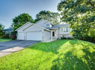 4493 Helena Rd N, Oakdale, MN 55128