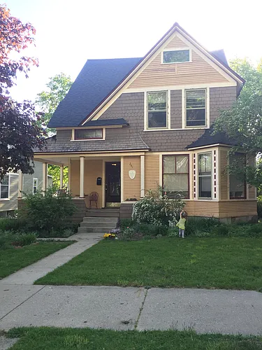 241 Charles Ave SE #1 Photo 1