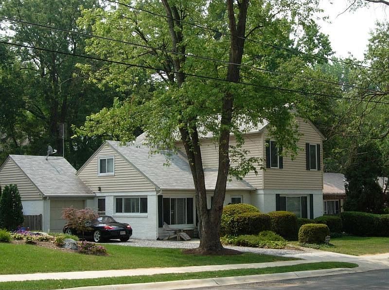 2nd image of 5812 Beech Ave