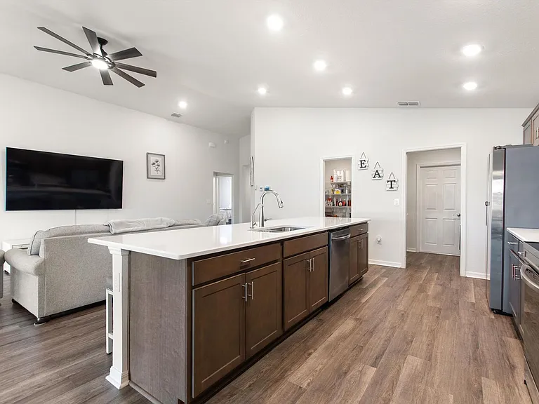 2852 San Marco Way — Photo 4