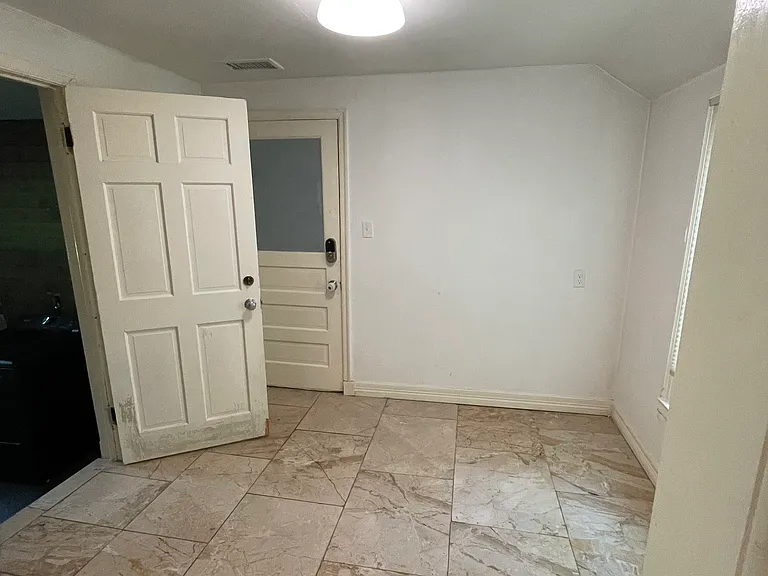3008 S Cincinnati Ave — Photo 19