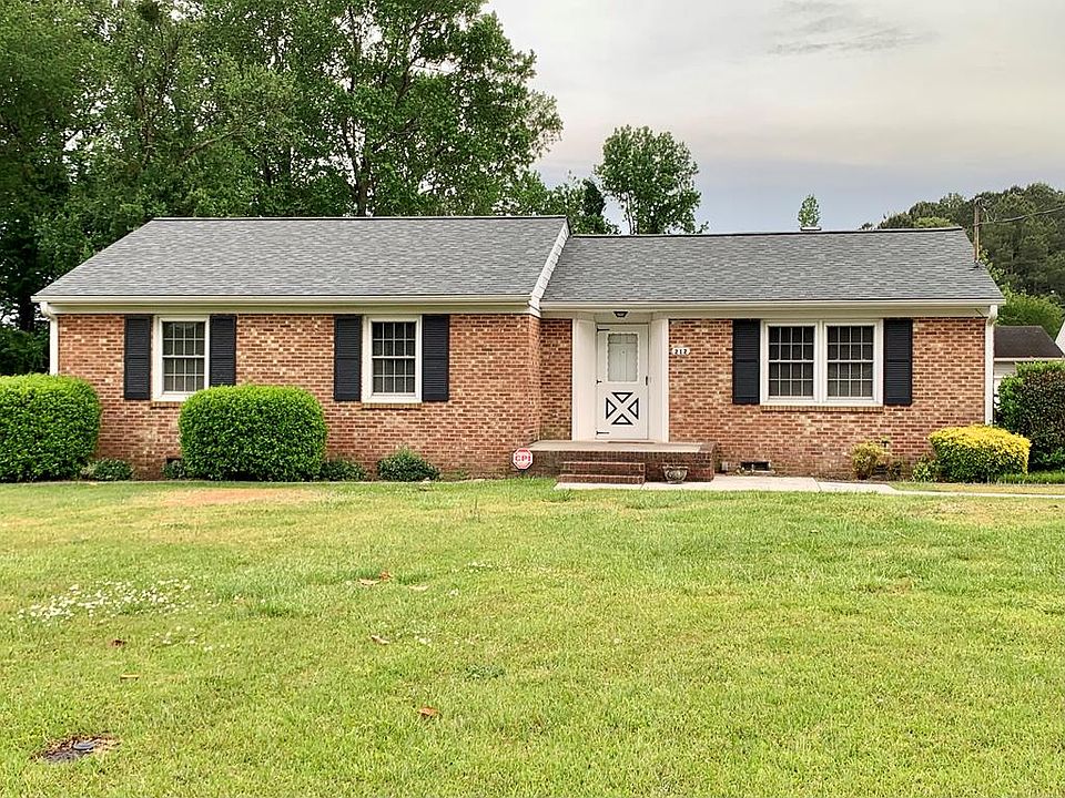 1st image of 212 Pinewood Dr