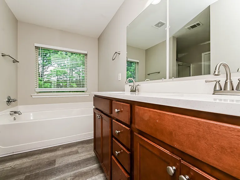 4325 Comfort Trl — Photo 16
