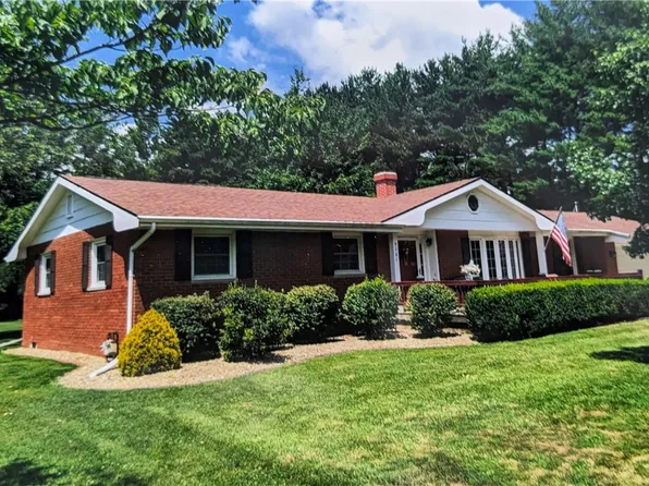 9381 Nees St, Ashmore, IL 61912