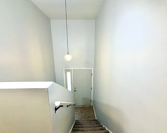 521 Cedar St NE — Photo 10