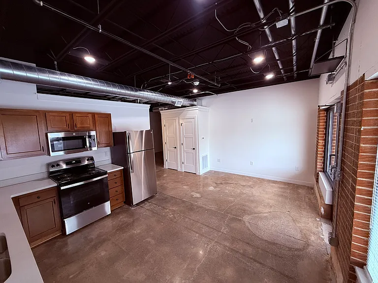 511 S 5th St — Photo 3