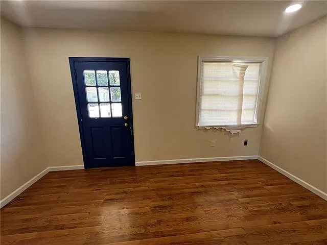 715 Community St — Photo 2