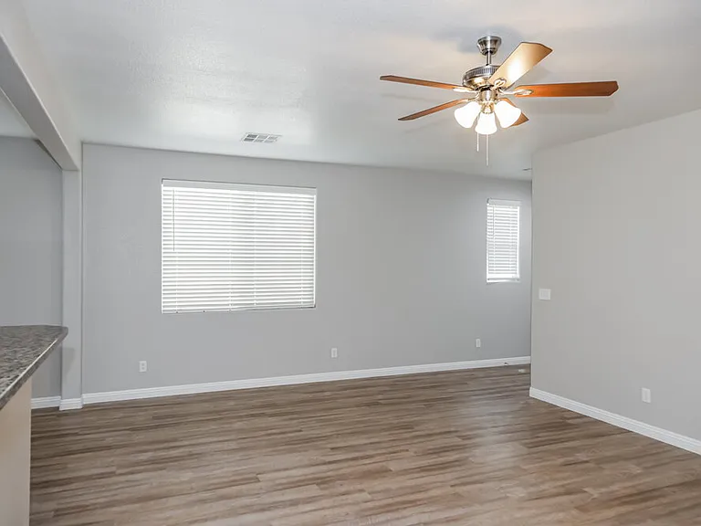 181 Crested Creek Ave — Photo 5