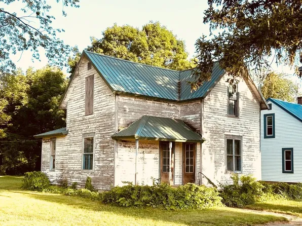 214 S East St, Kewanna, IN 46939