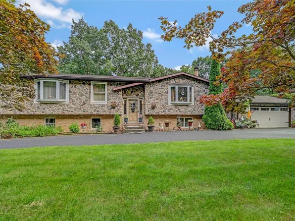 5 W Chipmunk Trl, Jim Thorpe, PA 18229