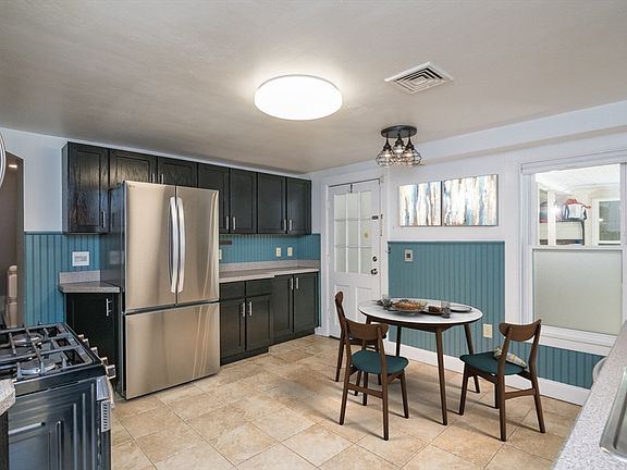 5th image of 21 Lyman Rd #B