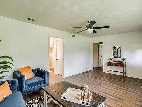 3rd image of 5132 Roberta Dr