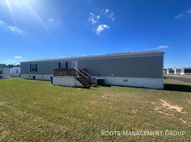 1226 Hunters Mountain Pkwy, Troy, AL