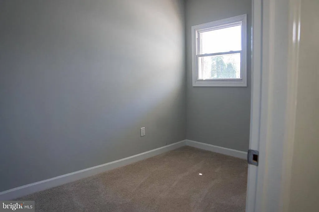 2 bed, 834 sqft, $1,700 — Photo 3