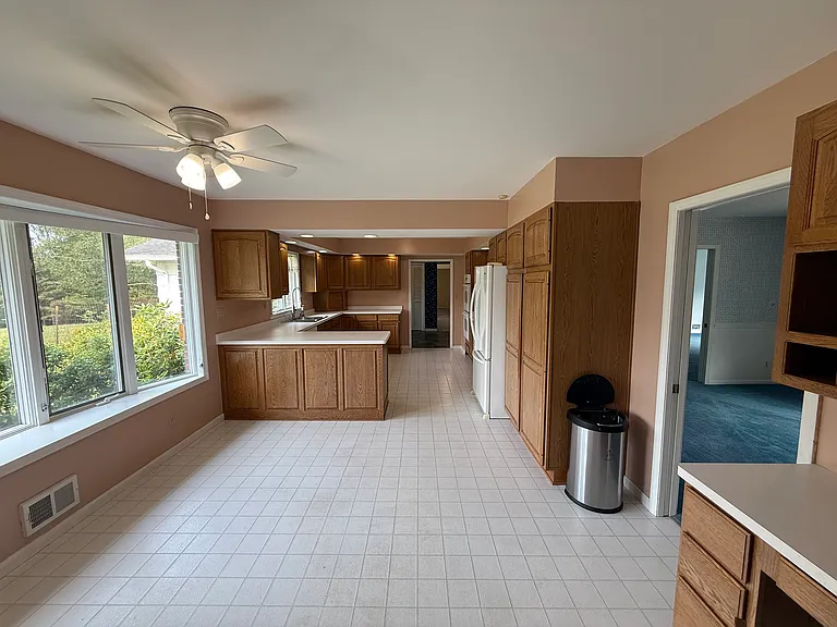 579 Colby St — Photo 13