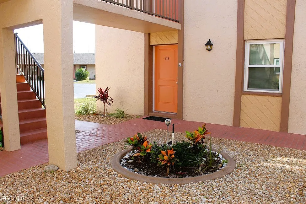 Building Photo - 16881 Davis Rd #112