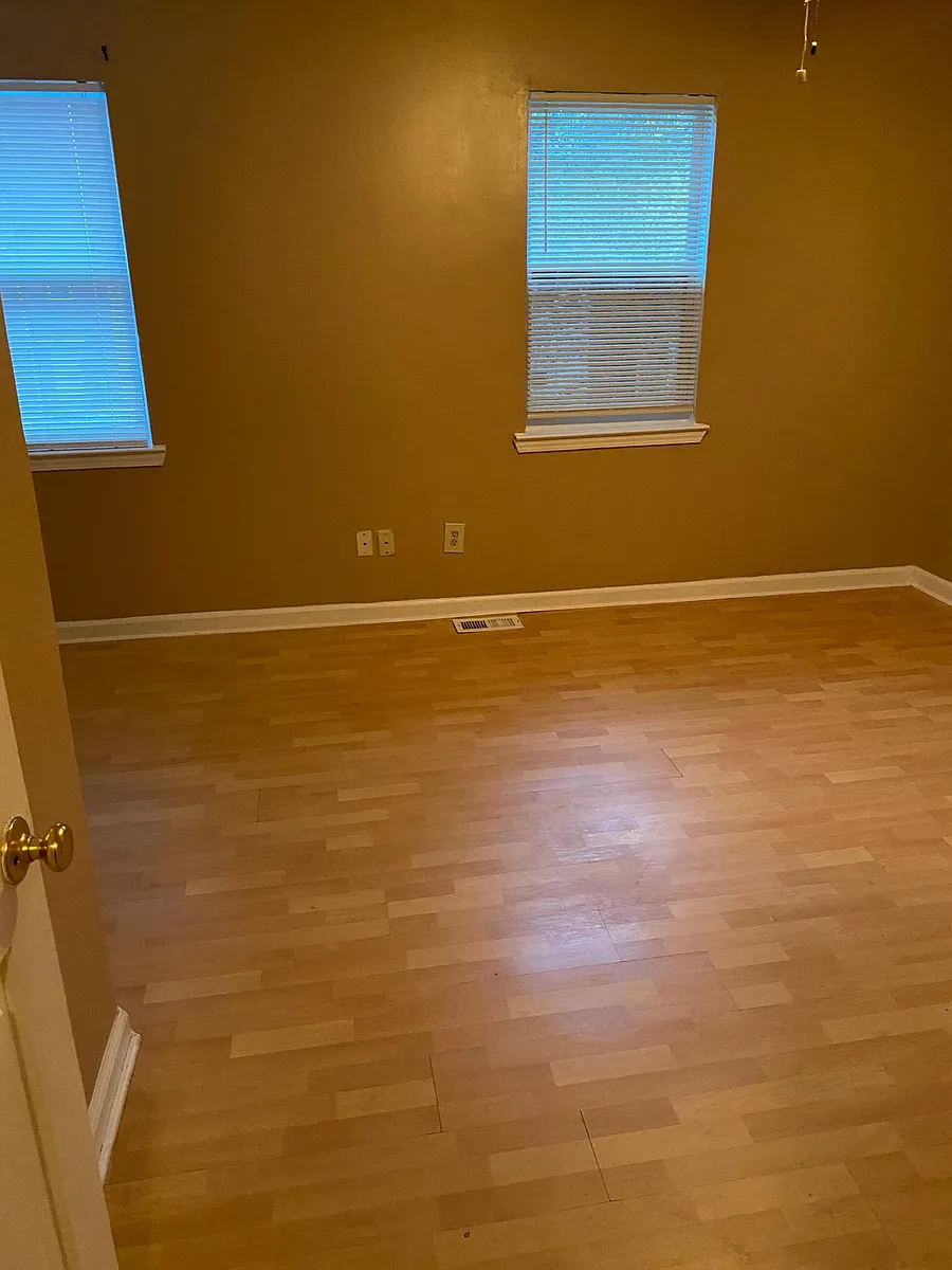 Building Photo - 770 Crestside Ct