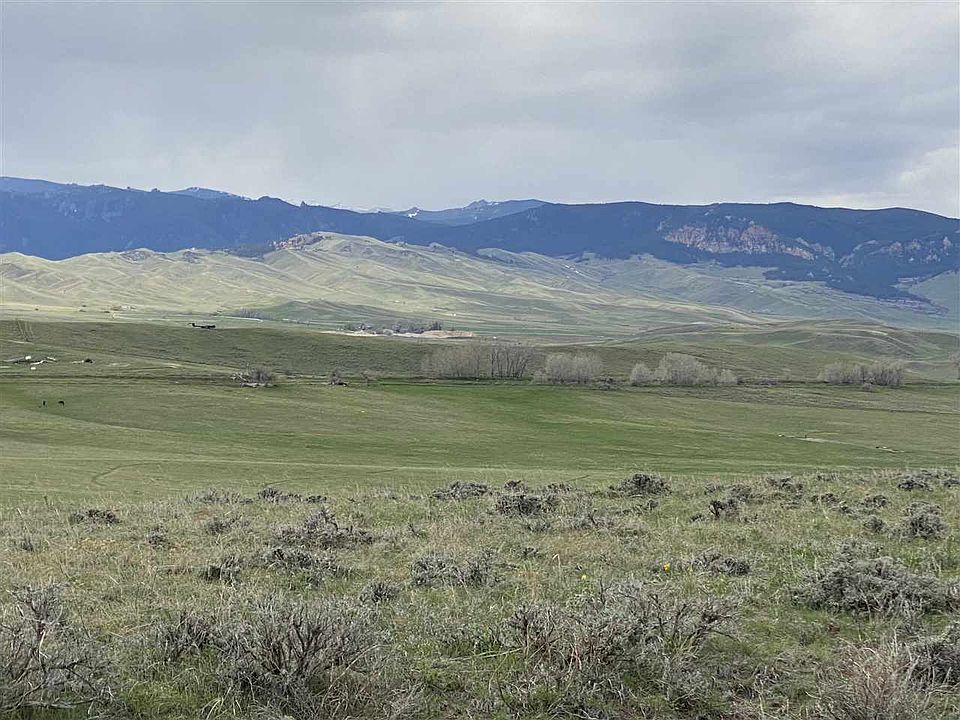 2nd image of 83 High Divide Rd