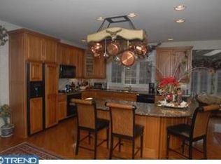 1172 Pebble Spring Dr, Berwyn, PA 19312