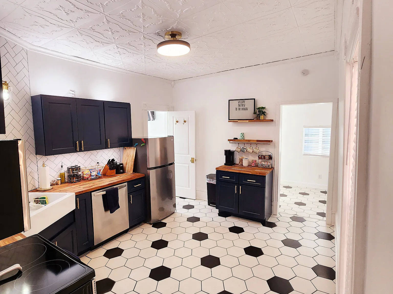2 bed, 904 sqft, $2,200 — Photo 2