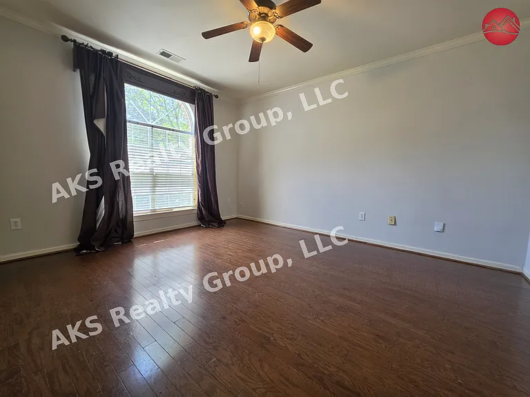5004 Melrose Way — Photo 8