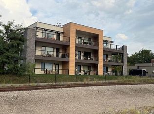 225 E 17th St #2-C, Traverse City, MI 49684