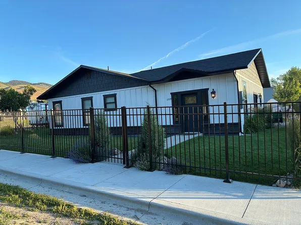 1209 Leadore Ave, Salmon, ID 83467